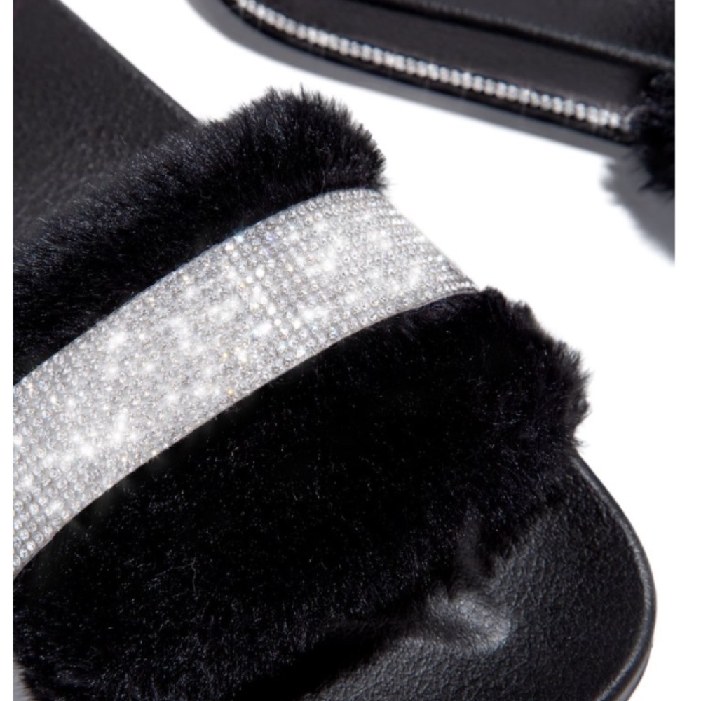 !! RESTOCK !! Faux Fur Embellished Slides in Black - Picture 5 of 5
